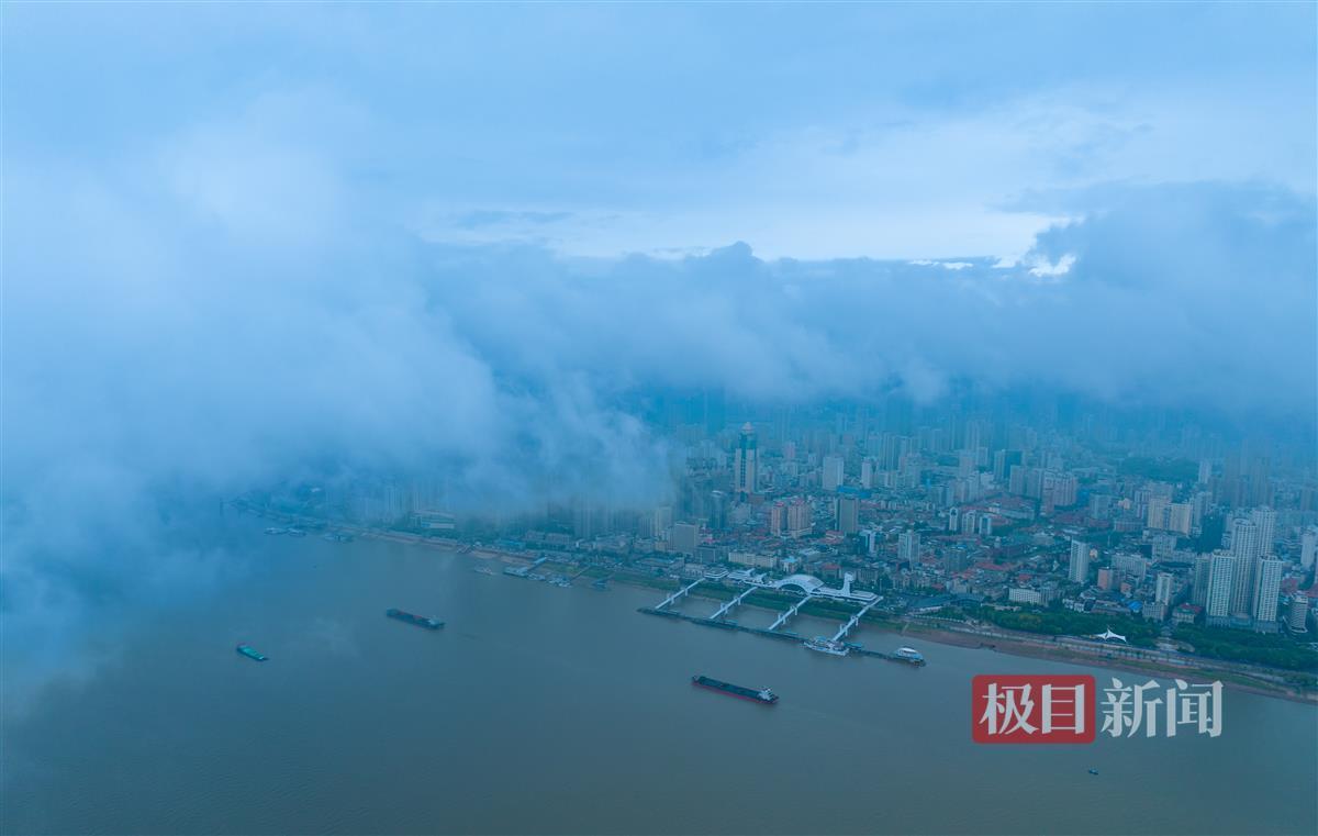 快乐炸金花旧版本